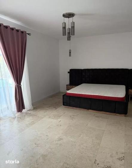 Casă cu 4 camere cu Teren 500 Mp în Tractorul