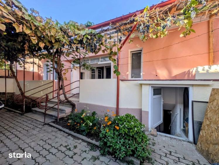 Casă cu 4 camere cu Teren 292 Mp în Central
