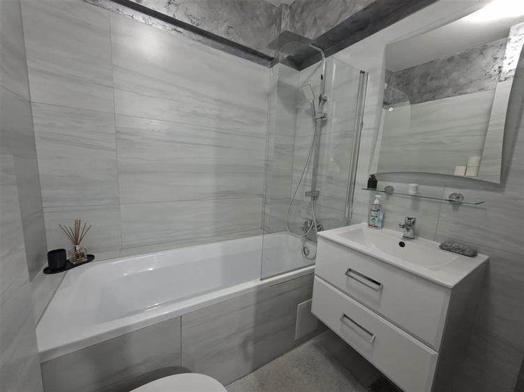 Apartament cu 2 camere decomandat, mobilat în Galata