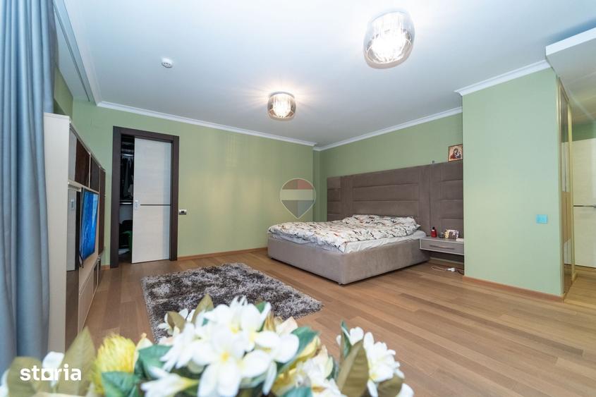 Casă cu 6 camere cu Teren 1140 Mp în Tractorul