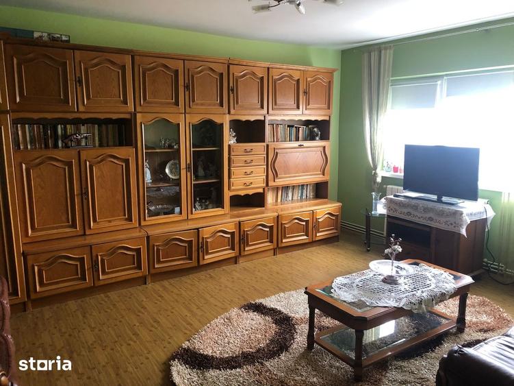 Apartament cu 3 camere decomandat, mobilat în Inel II