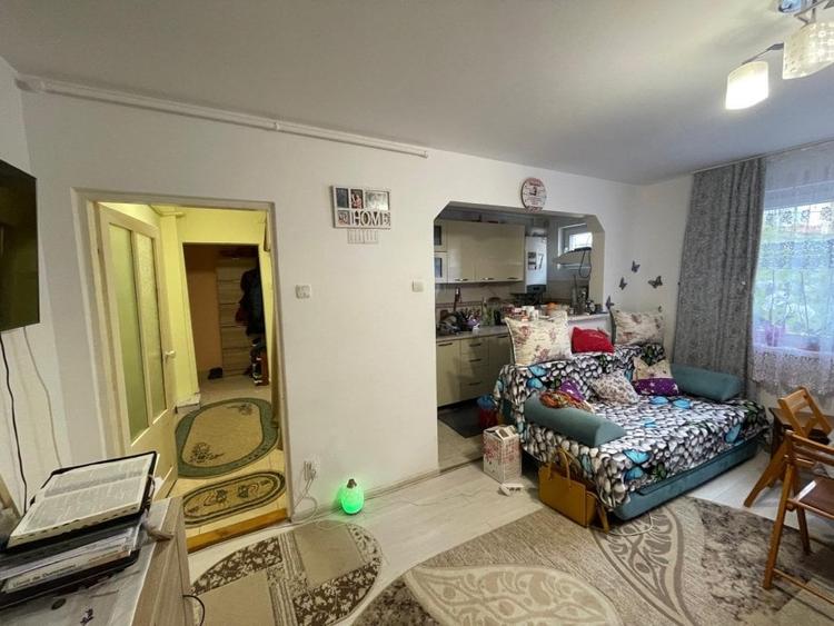 Apartament cu 2 camere semidecomandat, mobilat în Hotvon