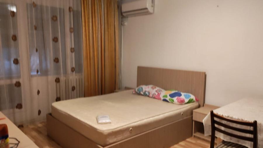 Garsonieră decomandată, mobilată în Tineretului