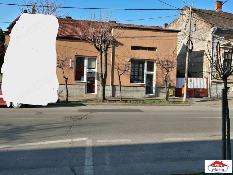 Casă cu Teren 375 Mp în Central