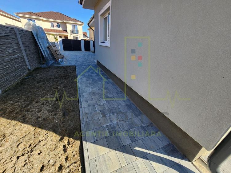 Duplex cu 4 camere cu Canalizare în Moșnița Nouă