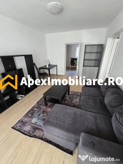 Apartament cu 2 camere decomandat în P-ța Victoriei