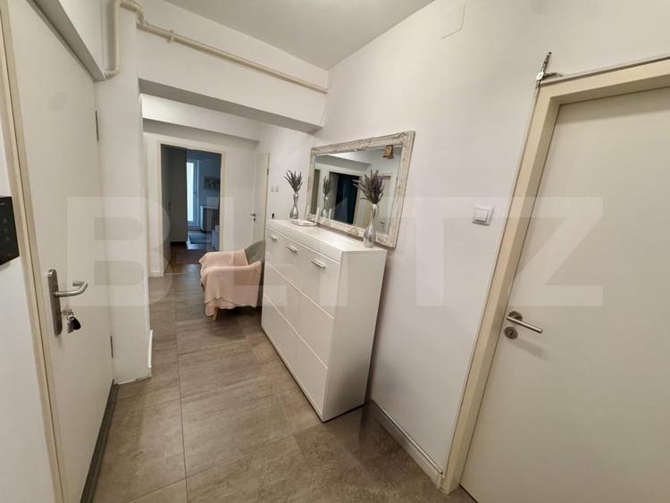 Apartament cu 3 camere decomandat, mobilat în Ultracentral