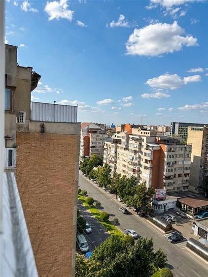 Apartament cu 3 camere decomandat în Dacia