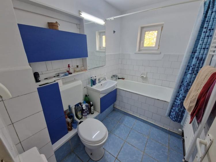 Apartament cu 3 camere decomandat, mobilat în Hotvon