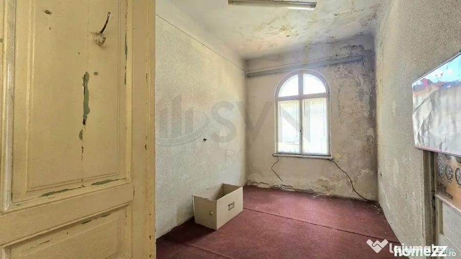 Casă cu 7 camere cu Teren 307 Mp în Victoriei