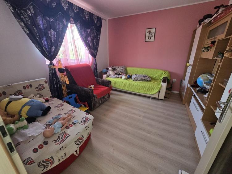 Duplex cu 3 camere cu Canalizare în Moșnița Nouă