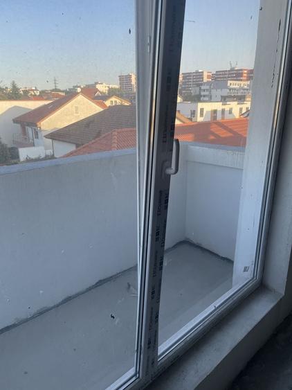 Apartament cu 2 camere decomandat în Exterior Vest