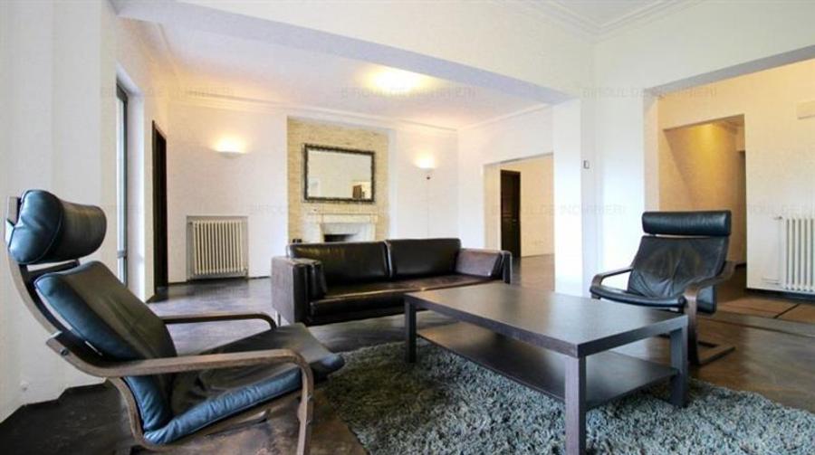 Apartament cu 3 camere decomandat în Cișmigiu