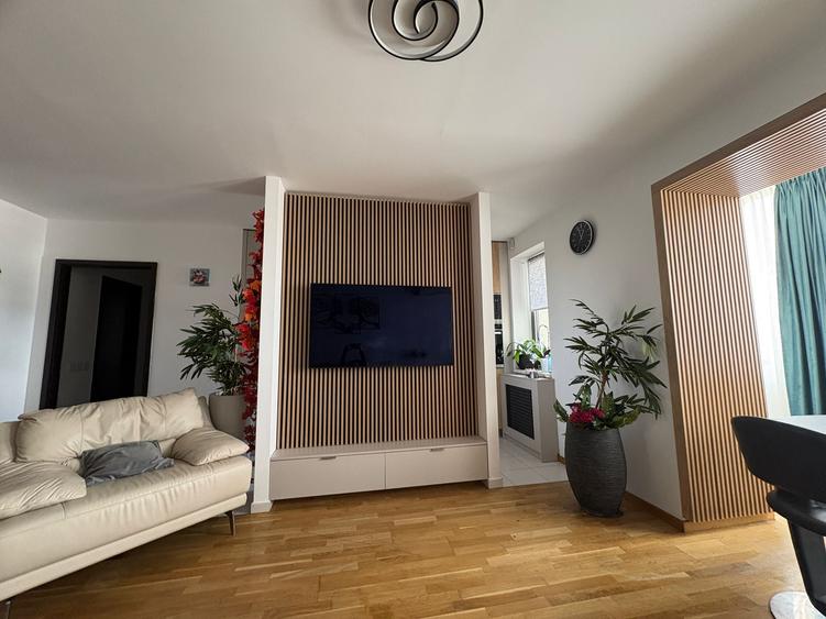 Apartament cu 3 camere decomandat, mobilat în Berceni