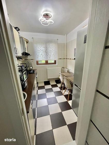 Apartament cu 3 camere semidecomandat în Drumul Taberei