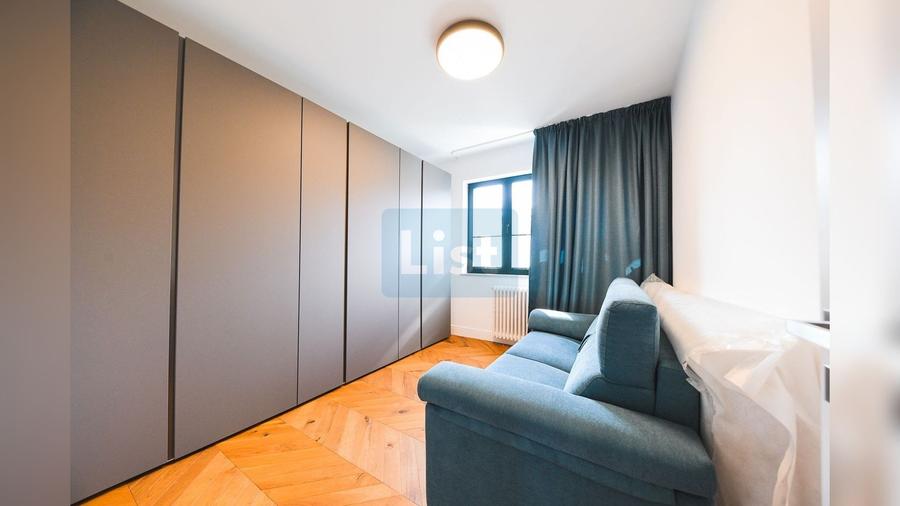 Apartament cu 4 camere decomandat în Central