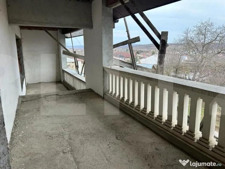Casă cu 7 camere cu Teren 900 Mp în Dorohoi