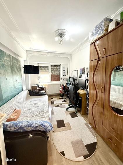 Apartament cu 3 camere decomandat în Central
