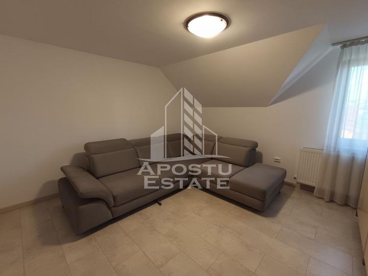 Casă cu 4 camere cu Teren 500 Mp în Girocului