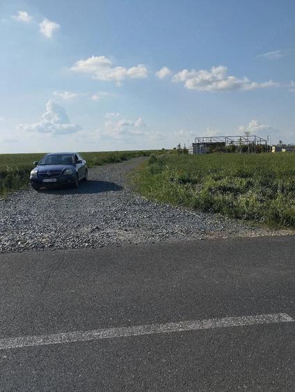 Teren de 355 mp, în Poiana