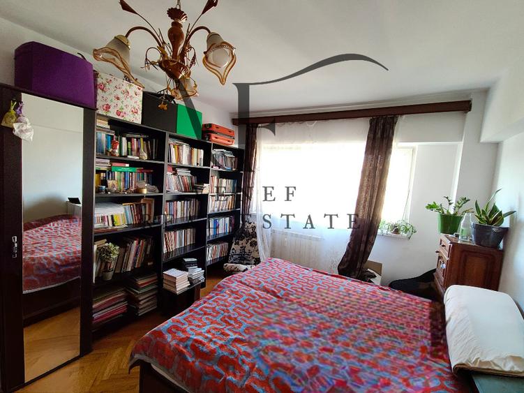 Apartament cu 4 camere semidecomandat în Pantelimon