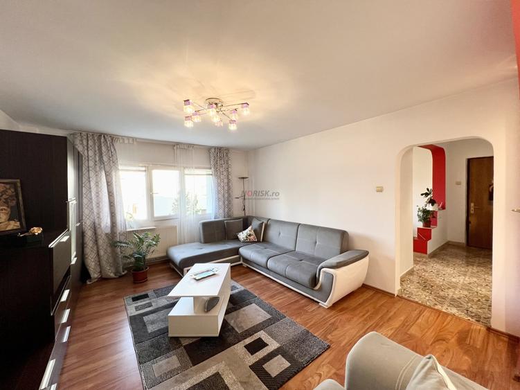 Apartament cu 3 camere decomandat, mobilat în Nerva Traian