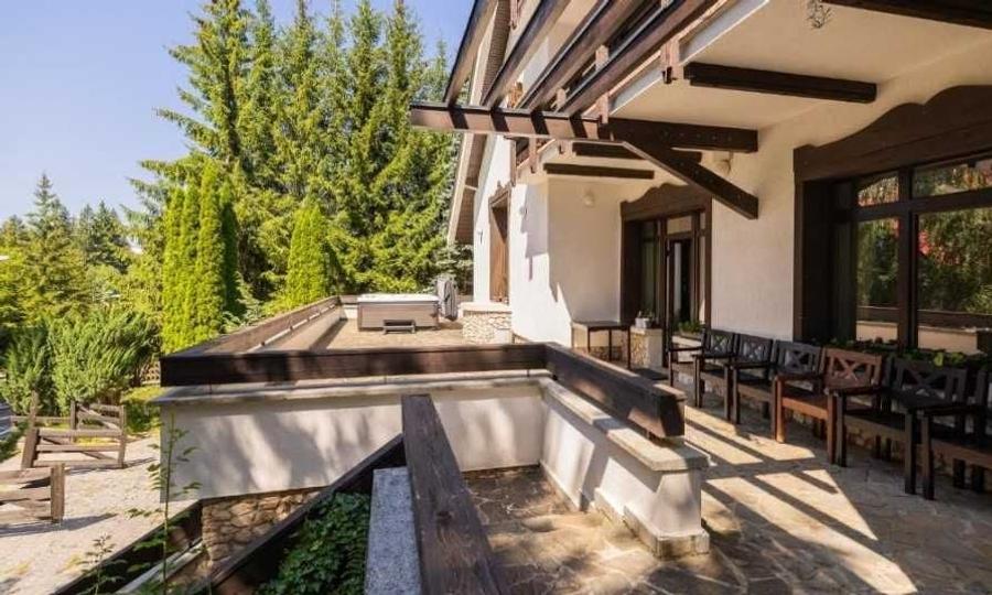 Casă cu 4 camere cu Teren 340 Mp în Poiana Brașov
