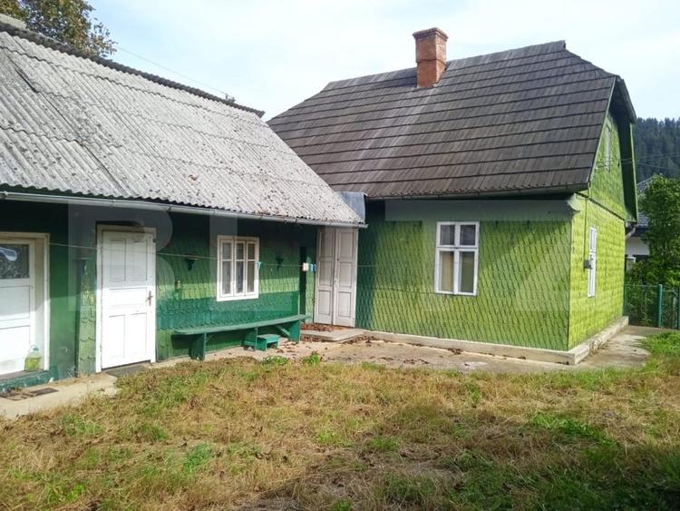 Casă individuală cu 4 camere cu Garaj în Putna