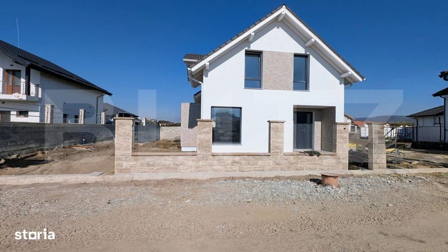 Casă cu 4 camere cu Teren 400 Mp în Central