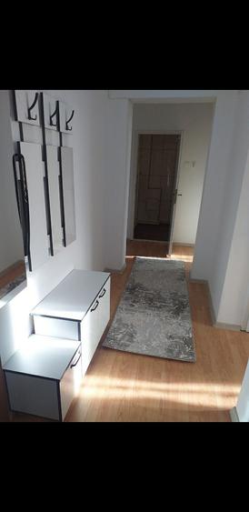 Apartament cu 2 camere decomandat în Petros