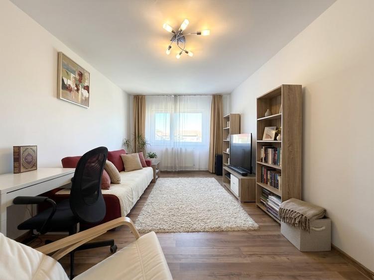 Apartament cu 2 camere decomandat, mobilat în Aradului