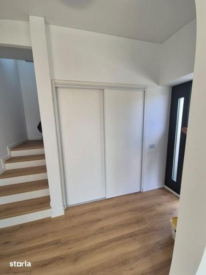 Casă cu 4 camere cu Teren 204 Mp în Palazu Mare