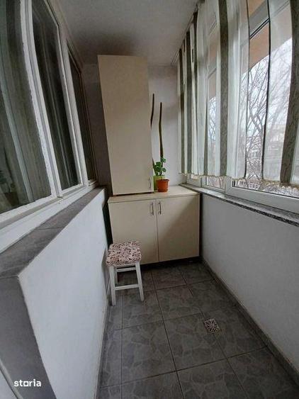 Apartament cu 3 camere, mobilat în Vitan