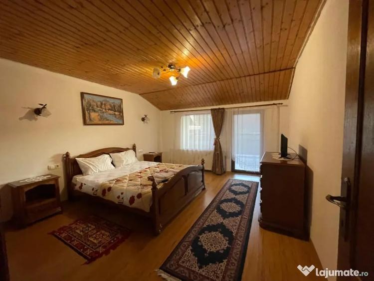 Casă cu 6 camere cu Teren 500 Mp în Firiza