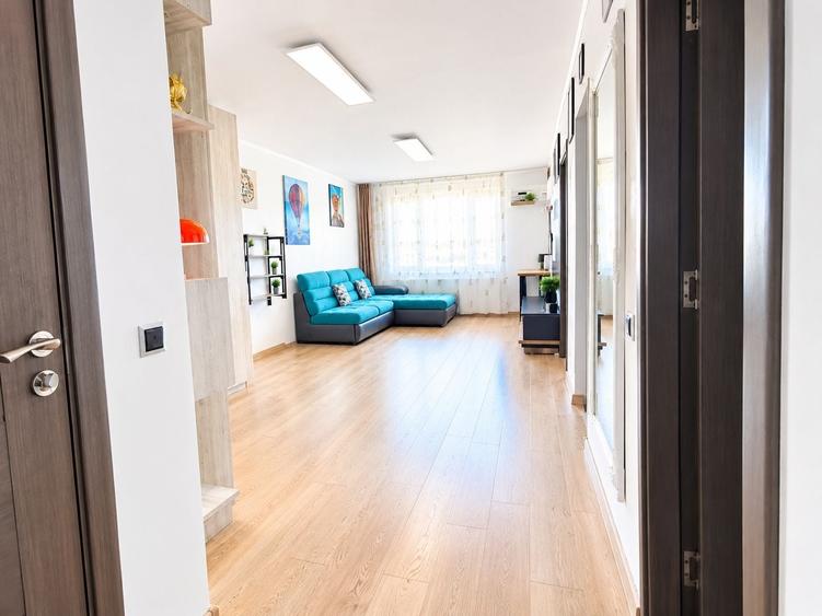 Apartament cu 2 camere decomandat în Tractorul