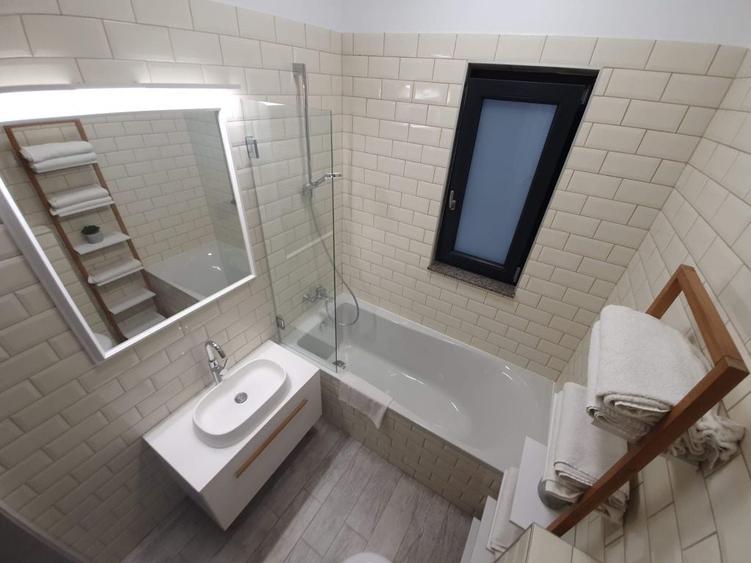 Apartament cu 2 camere semidecomandat în Mamaia