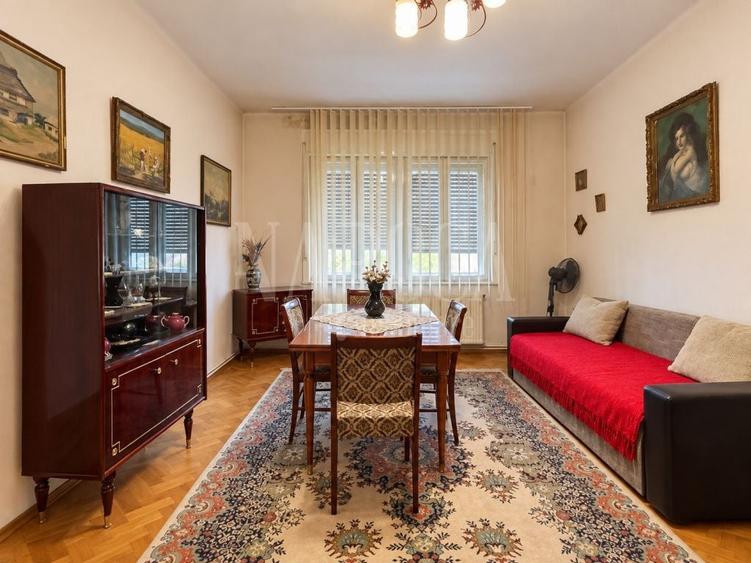 Apartament cu 3 camere semidecomandat în Central