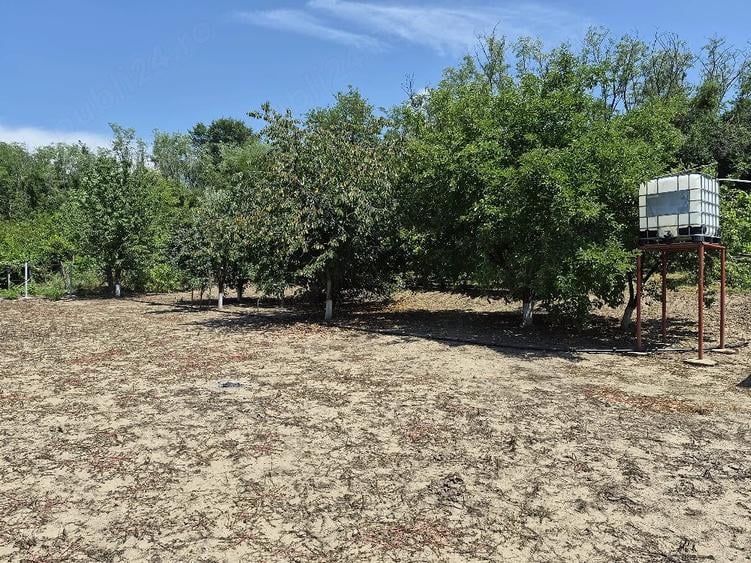 Casă cu 3 camere cu Teren 1300 Mp în Cocorăștii Colț