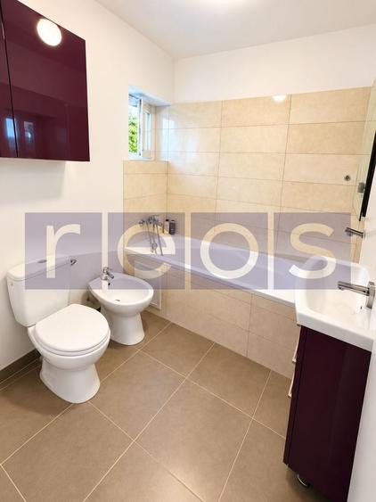 Apartament cu 3 camere decomandat în Sebastian