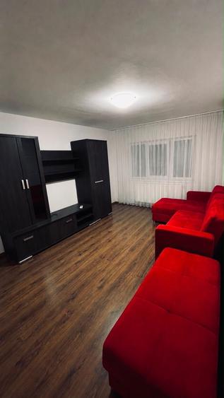 Apartament cu 3 camere decomandat în Soarelui