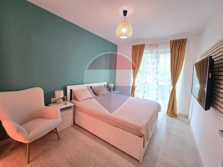 Apartament cu 3 camere decomandat, mobilat în Central