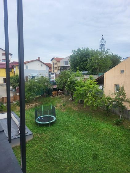 Penthouse cu 4 camere decomandat în Europa