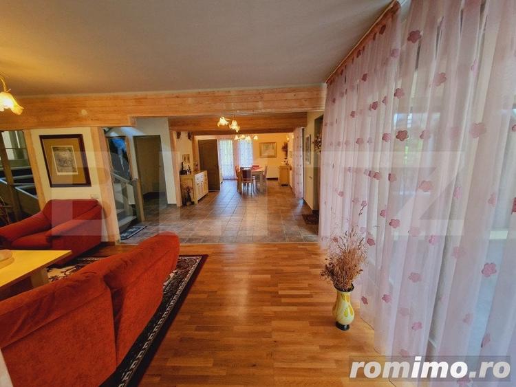 Casă cu 12 camere cu Teren 1000 Mp în Central