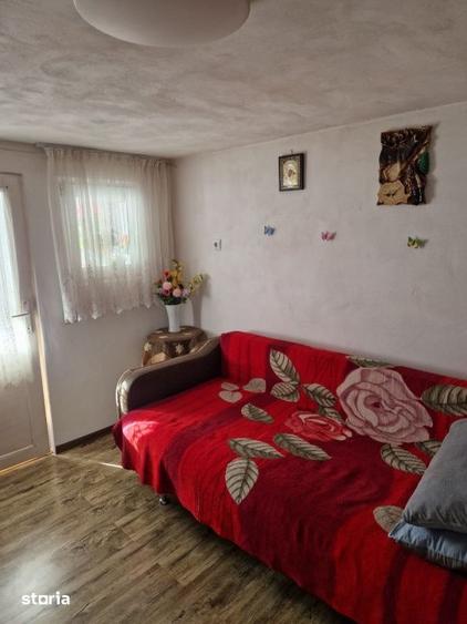 Casă cu 2 camere cu Teren 1686 Mp în Găvănești