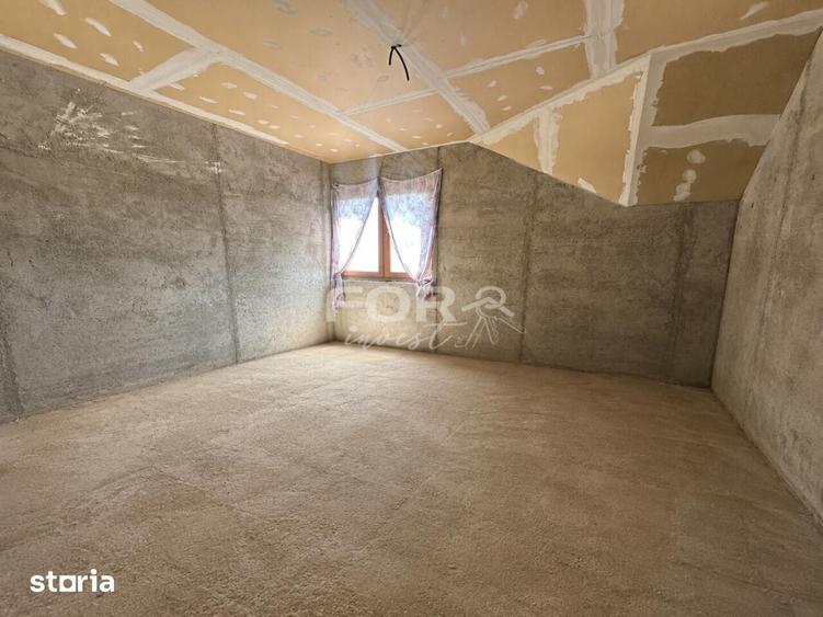 Casă cu 5 camere cu Teren 522 Mp în Sântandrei