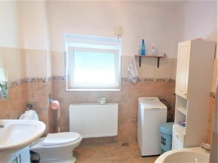 Casă individuală cu 5 camere cu Teren 1000 Mp în Podu Corbului