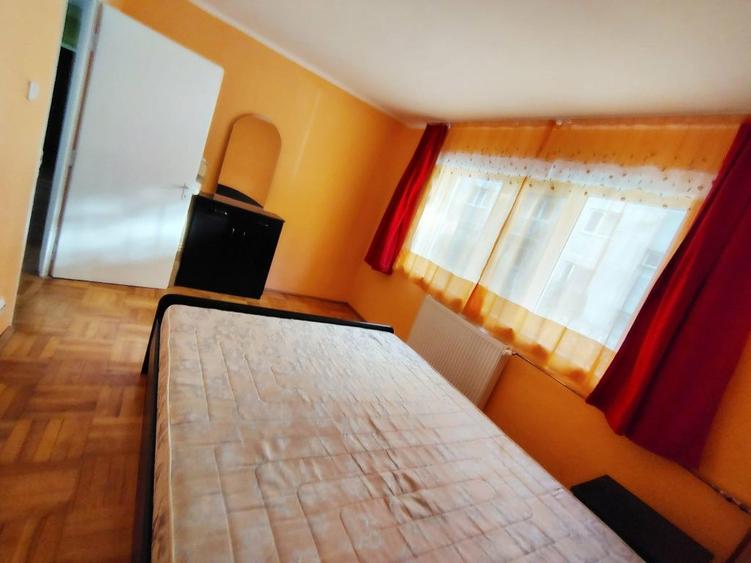 Apartament cu 2 camere semidecomandat în Cantemir