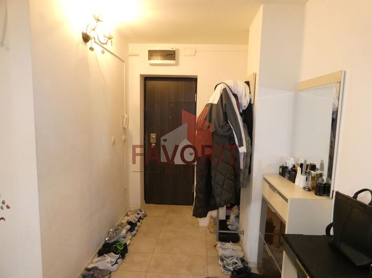 Apartament cu 2 camere semidecomandat, mobilat în Aradului