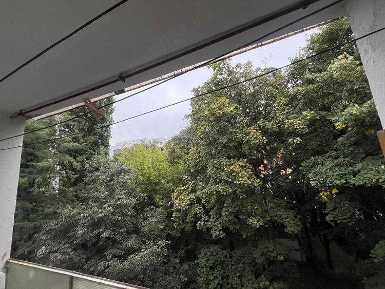 Apartament cu 3 camere decomandat în Apărătorii Patriei