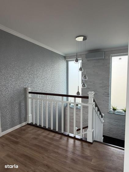Casă cu 4 camere cu Teren 369 Mp în Blejoi
